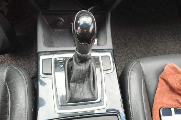 Used Hyundai Mistra 2014 1.8L Automatic Smart GLS Gear Lever
