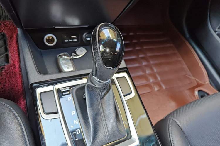 Used Hyundai Mistra 2014 1.8L Automatic Smart GLS Gear Lever