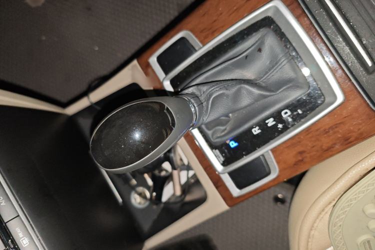 Used Hyundai Mistra 2014 1.8L Automatic Deluxe DLX Model Gear Lever