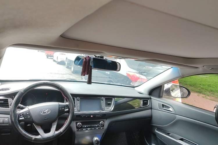 Used Hyundai Mistra 2014 1.8L Automatic Smart GLS Headliner
