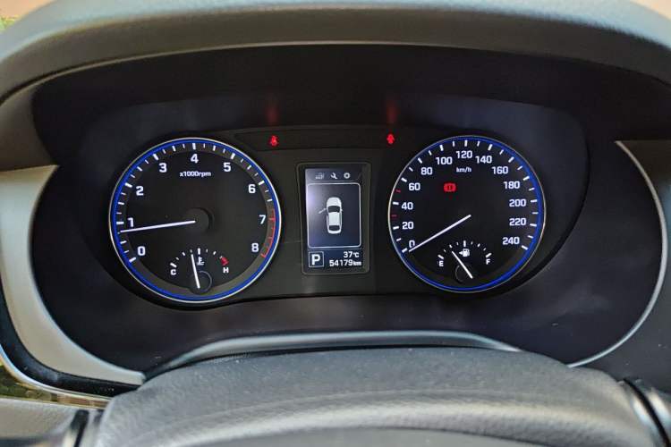 Used Hyundai Mistra 2014 1.8L Automatic Smart GLS Instrument Cluster