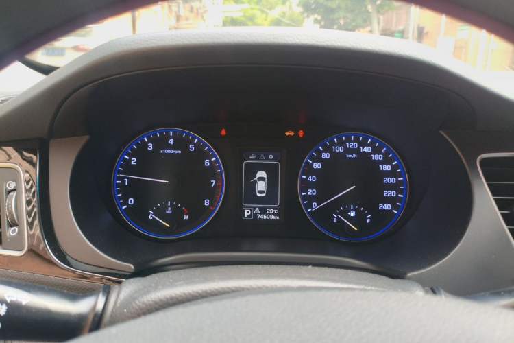 Used Hyundai Mistra 2014 1.8L Automatic Smart GLS Instrument Cluster
