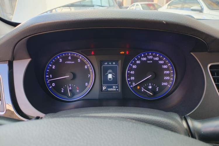 Used Hyundai Mistra 2014 1.8L Automatic Smart GLS Instrument Cluster
