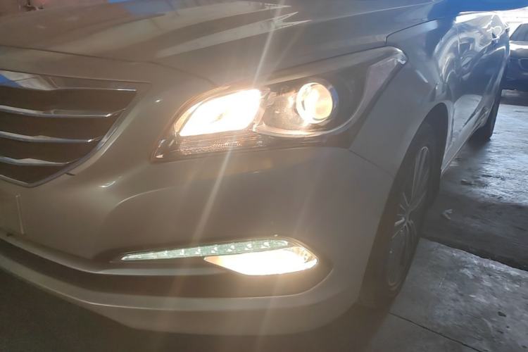 Used Hyundai Mistra 2014 1.8L Automatic Deluxe DLX Model Left Front Headlight