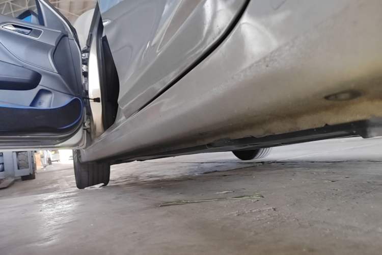 Used Hyundai Mistra 2014 1.8L Automatic Deluxe DLX Model Left Side Sill