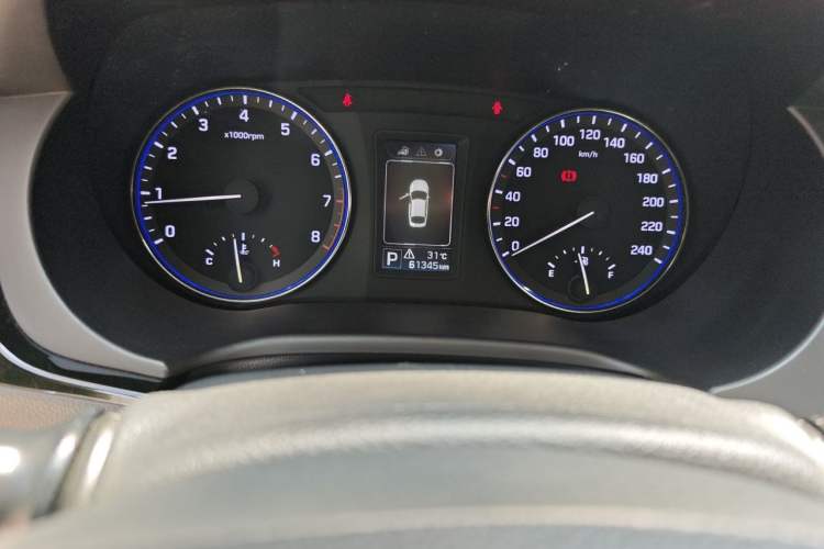 Used Hyundai Mistra 2014 1.8L Automatic Smart GLS Odometer Close Up