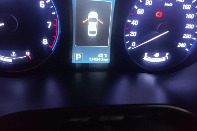 Used Hyundai Mistra 2014 1.8L Automatic Deluxe DLX Model Odometer Close Up