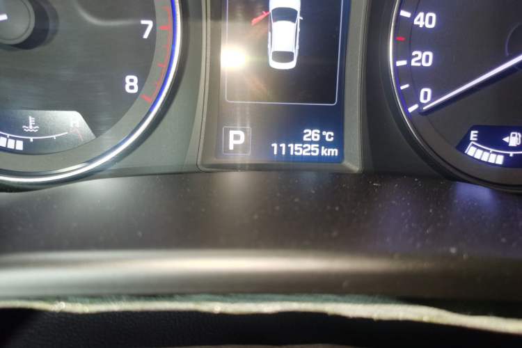 Used Hyundai Mistra 2014 1.8L Automatic Deluxe DLX Model Odometer Close Up