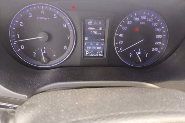 Used Hyundai Mistra 2014 1.8L Automatic Smart GLS Odometer Close Up