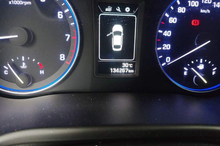 Used Hyundai Mistra 2014 1.8L Manual Comfort GL Model Odometer Close Up
