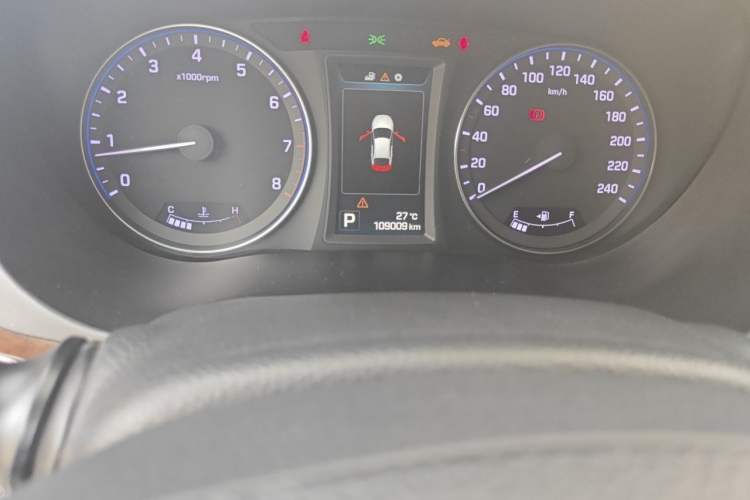 Used Hyundai Mistra 2014 1.8L Automatic Deluxe DLX Model Odometer Close Up