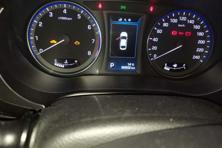 Used Hyundai Mistra 2014 1.8L Automatic Smart GLS Odometer Close Up