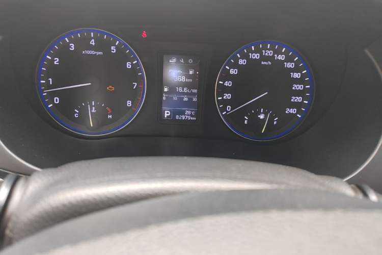 Used Hyundai Mistra 2014 1.8L Automatic Smart GLS Odometer Close Up