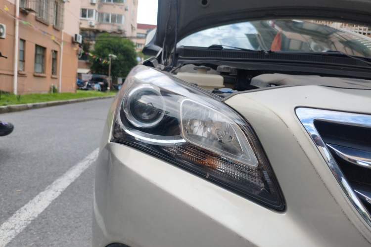 Used Hyundai Mistra 2014 1.8L Automatic Smart GLS Right Front Headlight