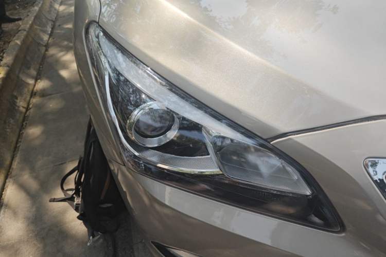 Used Hyundai Mistra 2014 1.8L Automatic Deluxe DLX Model Right Front Headlight