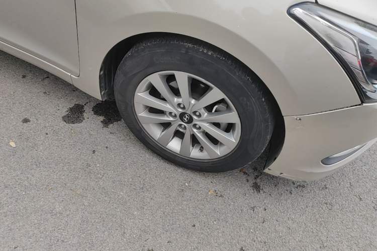 Used Hyundai Mistra 2014 1.8L Automatic Smart GLS Right Front Wheel Hub