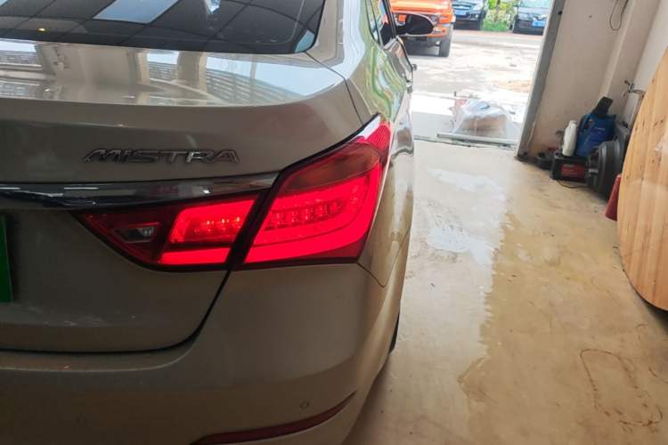 Used Hyundai Mistra 2014 1.8L Automatic Deluxe DLX Model Right Rear Taillight