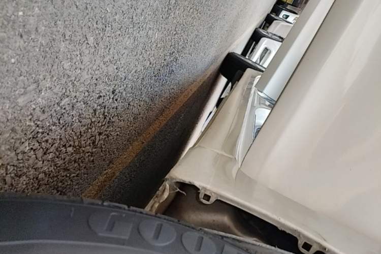 Used Hyundai Mistra 2014 1.8L Automatic Smart GLS Right Side Sill