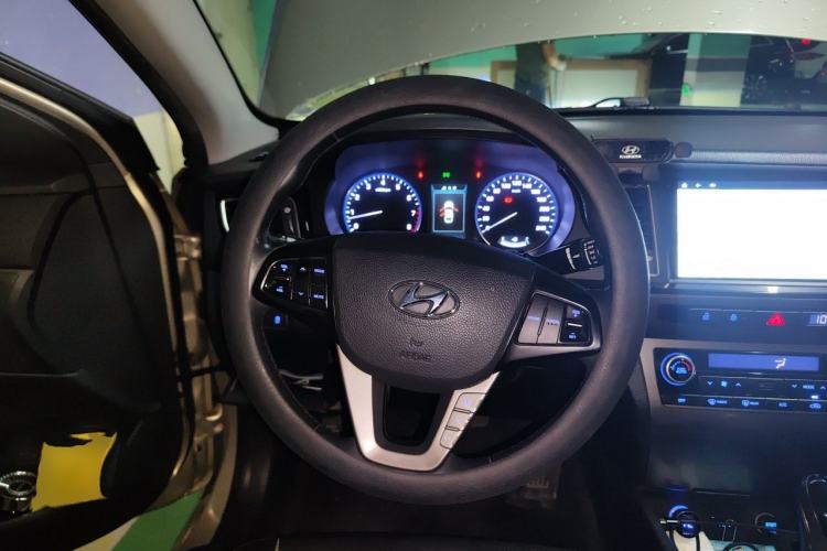 Used Hyundai Mistra 2014 1.8L Automatic Deluxe DLX Model Steering Wheel