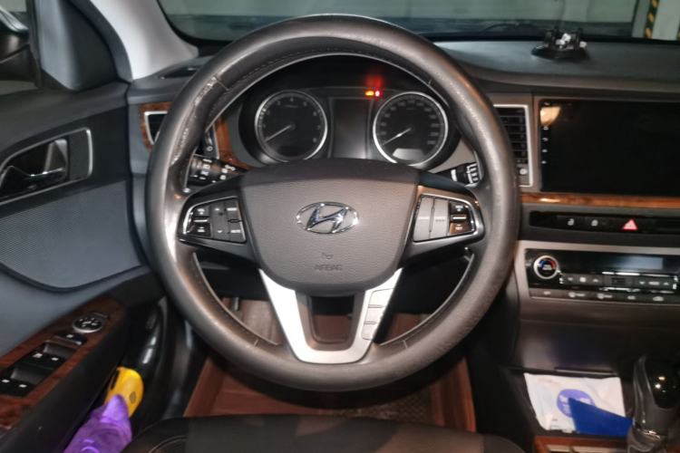 Used Hyundai Mistra 2014 1.8L Automatic Deluxe DLX Model Steering Wheel