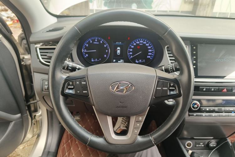 Used Hyundai Mistra 2014 1.8L Automatic Deluxe DLX Model Steering Wheel