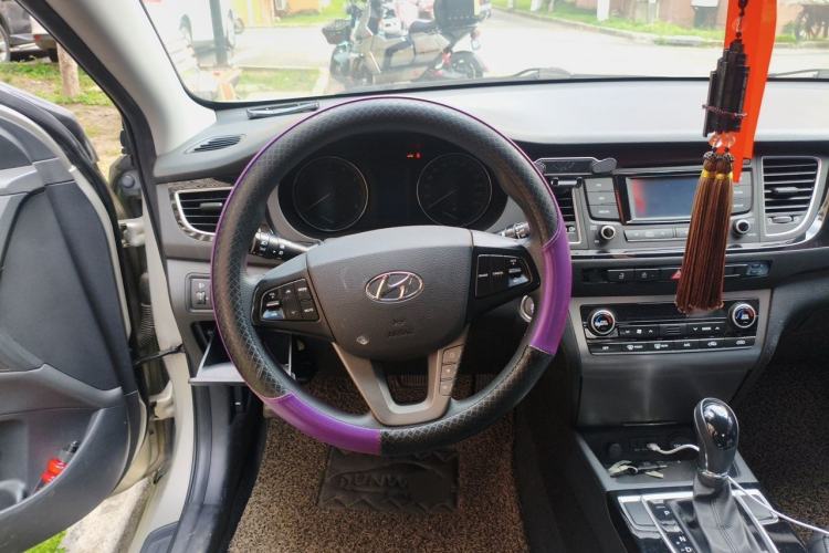 Used Hyundai Mistra 2014 1.8L Automatic Smart GLS Steering Wheel