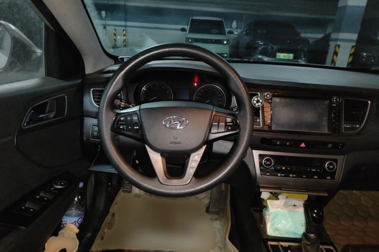Used Hyundai Mistra 2014 1.8L Automatic Smart GLS Steering Wheel