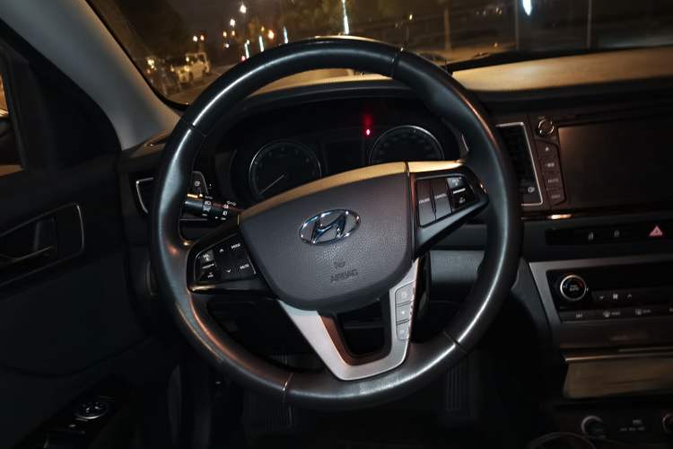 Used Hyundai Mistra 2014 1.8L Automatic Smart GLS Steering Wheel