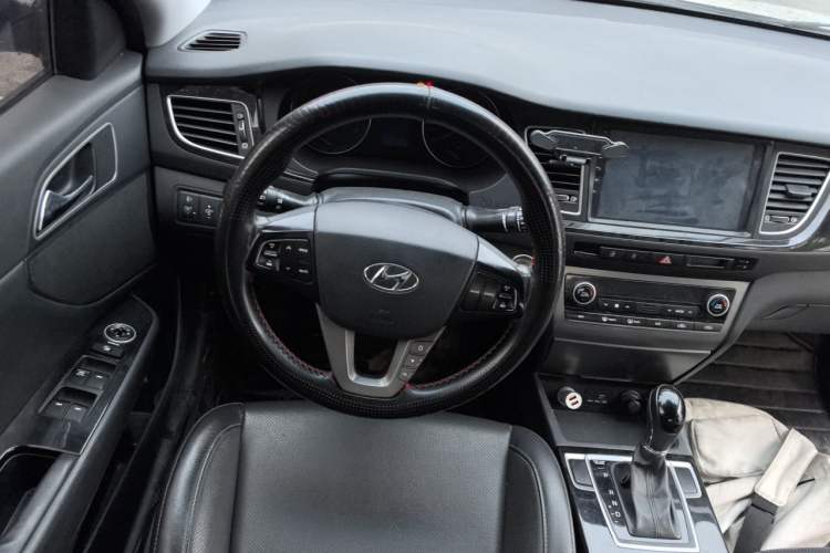 Used Hyundai Mistra 2014 1.8L Automatic Smart GLS Steering Wheel