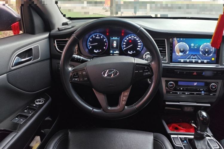 Used Hyundai Mistra 2014 1.8L Automatic Deluxe DLX Model Steering Wheel