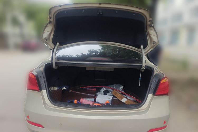 Used Hyundai Mistra 2014 1.8L Automatic Smart GLS Trunk
