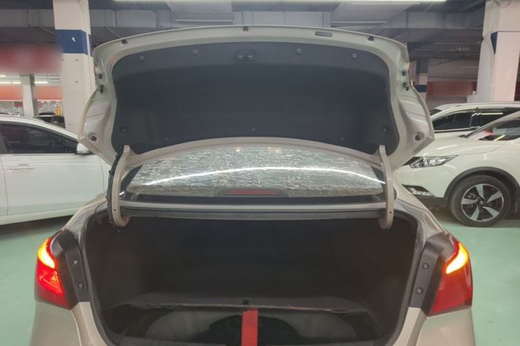 Used Hyundai Mistra 2014 1.8L Automatic Smart GLS Trunk