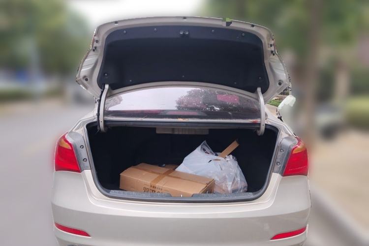 Used Hyundai Mistra 2014 1.8L Manual Comfort GL Model Trunk