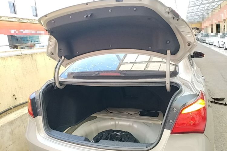 Used Hyundai Mistra 2014 1.8L Automatic Smart GLS Trunk