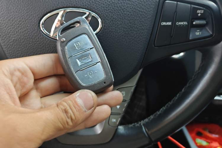 Used Hyundai Mistra 2014 1.8L Automatic Deluxe DLX Model Vehicle Key