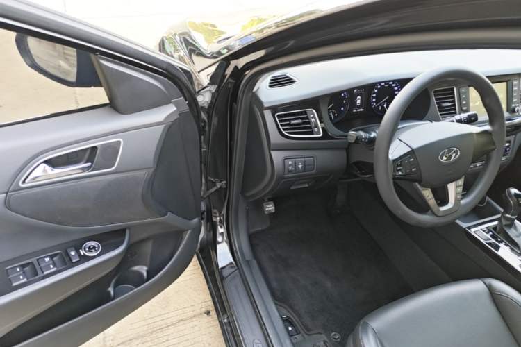 Used Hyundai Mistra 2016 1.8L Automatic Smart GLS Driver Seat