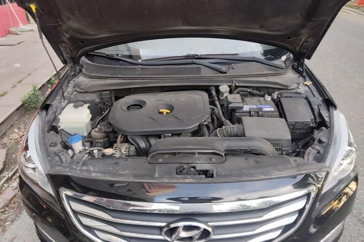Used Hyundai Mistra 2016 1.8L Automatic Smart GLS Engine Bay