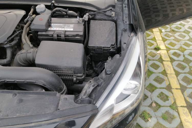 Used Hyundai Mistra 2016 1.8L Automatic Smart GLS Engine Bay Left