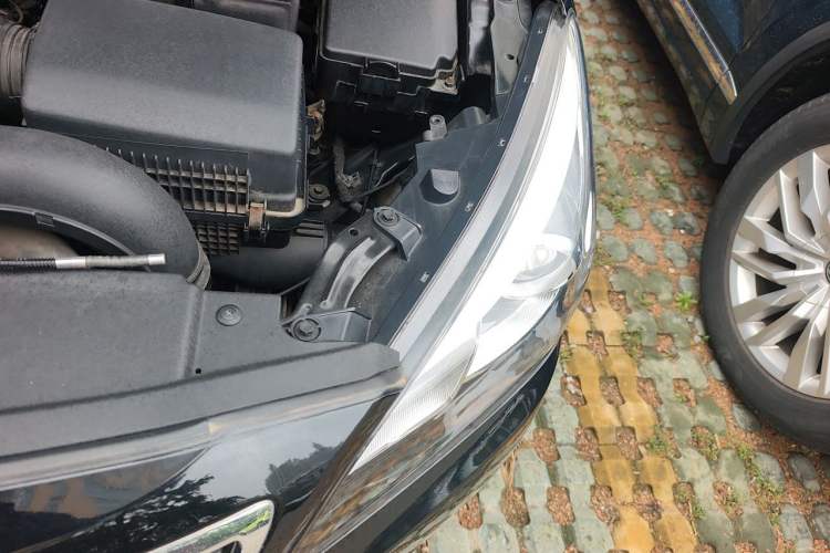 Used Hyundai Mistra 2016 1.8L Automatic Smart GLS Engine Bay Left