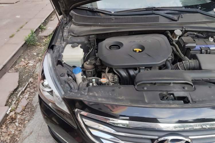 Used Hyundai Mistra 2016 1.8L Automatic Smart GLS Engine Bay Right