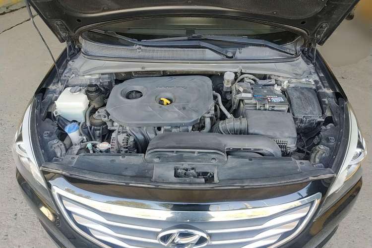 Used Hyundai Mistra 2016 1.8L Manual Comfort GL Model Engine Bay