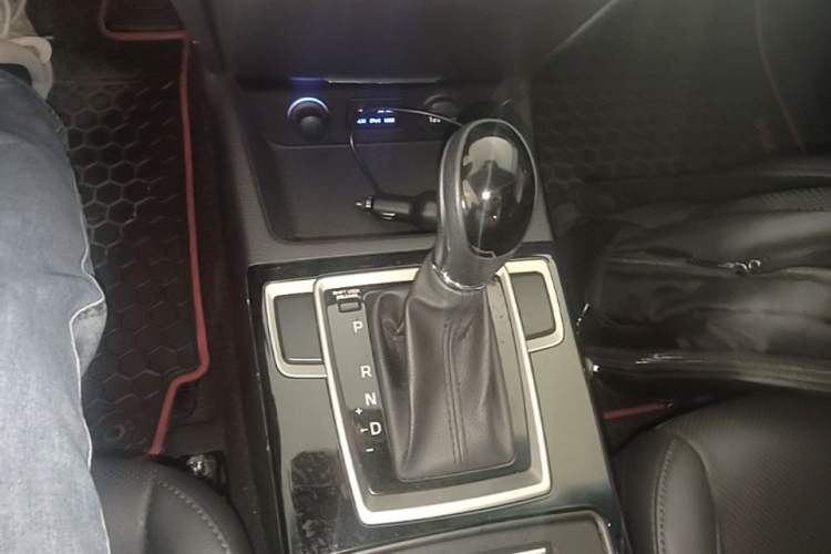 Used Hyundai Mistra 2016 1.8L Automatic Smart GLS Gear Lever
