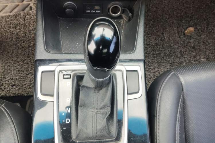 Used Hyundai Mistra 2016 1.8L Automatic Smart GLS Gear Lever