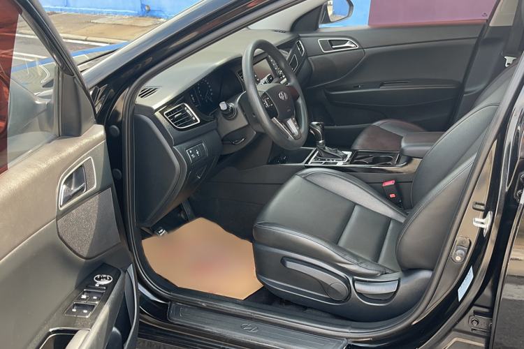 Used Hyundai Mistra 2016 1.8L Automatic Smart GLS Interior 2