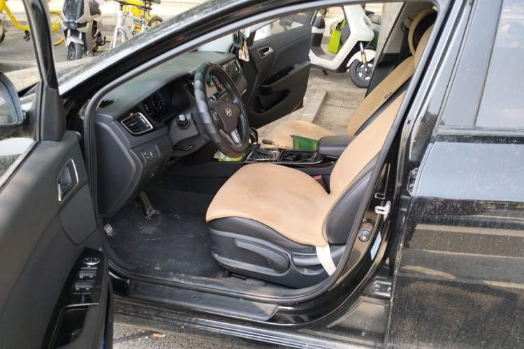 Used Hyundai Mistra 2016 1.8L Automatic Smart GLS Left Front Seat
