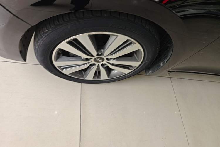 Used Hyundai Mistra 2016 1.8L Automatic Deluxe DLX Model Left Front Wheel Hub
