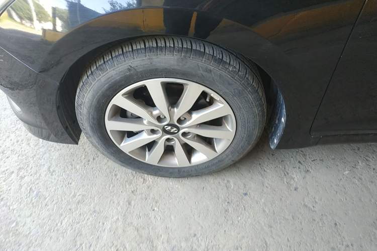 Used Hyundai Mistra 2016 1.8L Manual Comfort GL Model Left Front Wheel Hub