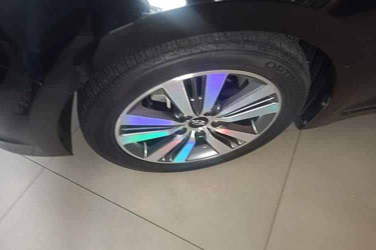 Used Hyundai Mistra 2016 1.8L Automatic Smart GLS Left Front Wheel Hub