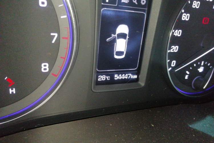Used Hyundai Mistra 2016 1.8L Automatic Smart GLS Odometer Close Up