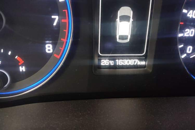 Used Hyundai Mistra 2016 1.8L Automatic Smart GLS Odometer Close Up